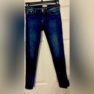 Brand:Miss Sixty
Size:26
Features:Zipper Leg Detail
Condition:Good (Gently Used)